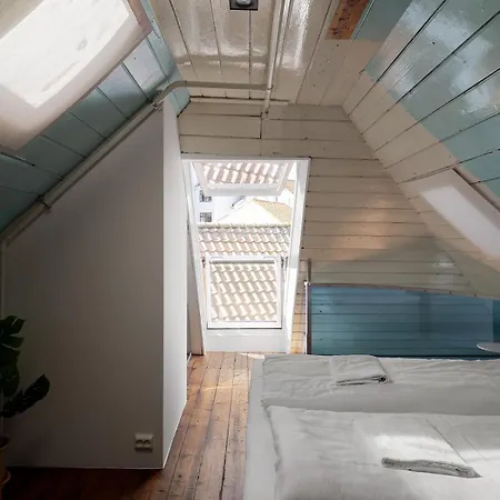 Unique In Stavangers Sentral Square